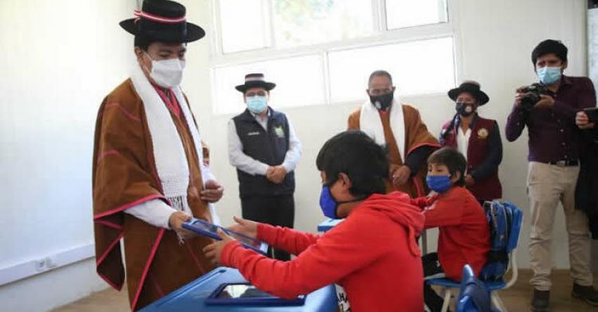 MINEDU: Ministro Cadillo supervisa inicio de clases semipresenciales en Ayacucho MINEDU: Ministro Cadillo supervisa inicio de clases semipresenciales en Ayacucho