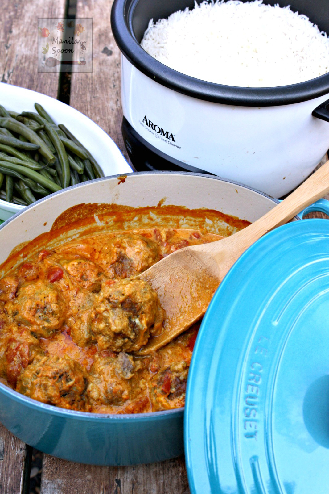 Perfectly spiced and slowly simmered in a creamy tomato curry sauce is this delicious braised meatballs. A tried and tested well-loved recipe on our blog. #yummy #braised #meatballs #curry #sauce #frikadelles #frikkadels Spiced with cinnamon and coriander and then slowly simmered in a creamy tomato curry sauce make this dish so flavorful and delicious! Giant Meatballs - Frikadelles - South African Braised Meatballs - this is absolutely yummy! #frikadelles #braised #meatballs #southafrica #frikkadels