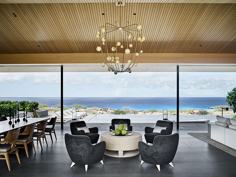 Oceanfront house in Hawaii by  Walker Warner Architects