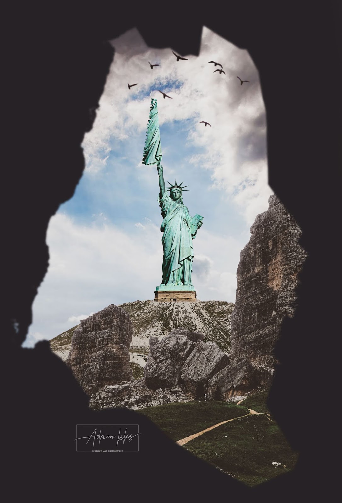 صورة تمثال الحرية يحمل منشار