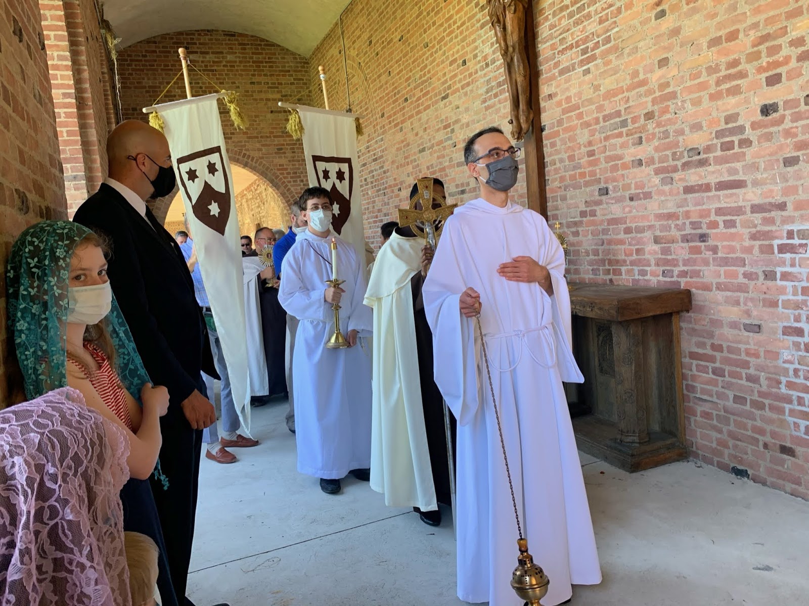 New Liturgical Movement Photos of the Recent Solemn Carmelite Mass
