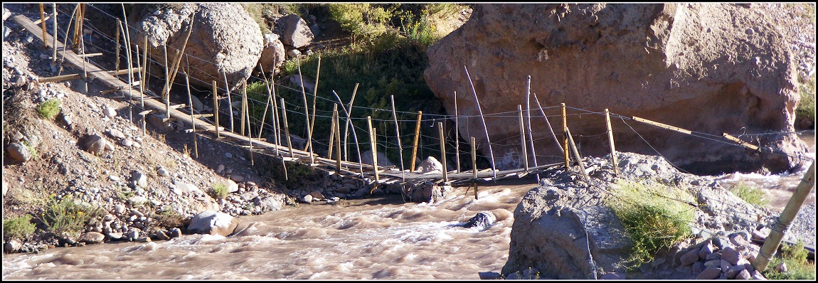 Puente LA ROCA (GAM 8), sobre el río Las Cuevas, sendero al Co. Penitentes - Las Heras - MENDOZA