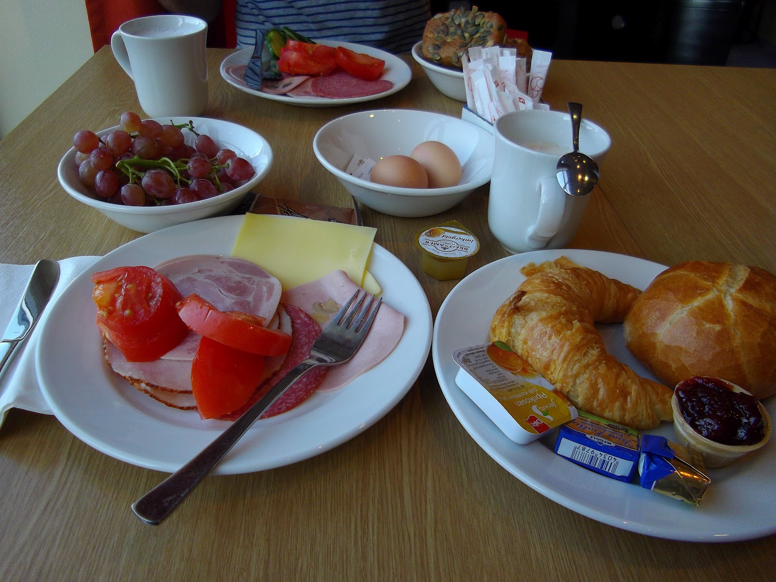 Hotel review Holiday Inn Express, Frankfurt Airport Life in Luxembourg