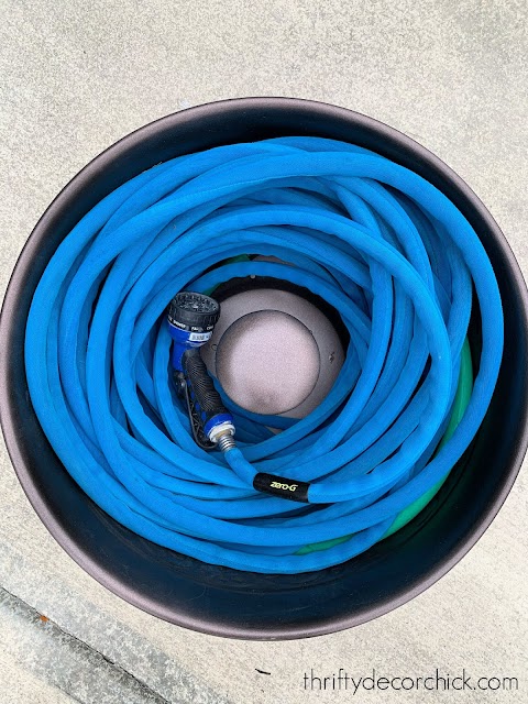 Metal hose holder