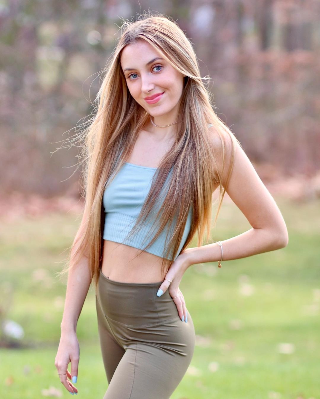 5 Beautiful Single Girls You Never Seen Before instagram-bio-for-girls-good-instagram-bios-attitude-bio-for-instagram