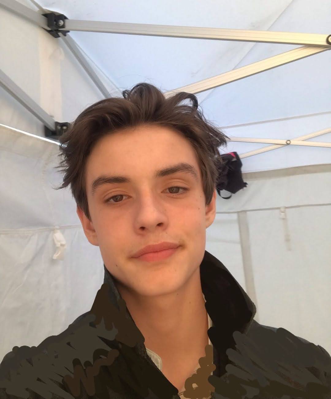 Louis Partridge: Age, Wiki, Bio | FilmiFeed