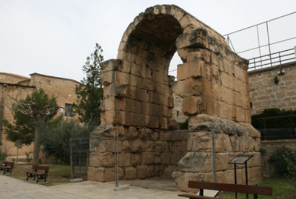 ArqueoLugares Mausoleo de MIRALPEIX. Caspe. Zaragoza. Aragón (E)