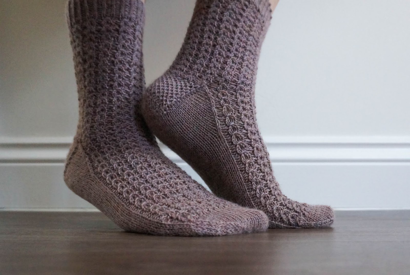 Pattern review Shell Cottage Socks from The Handmade Sock Society Season 2