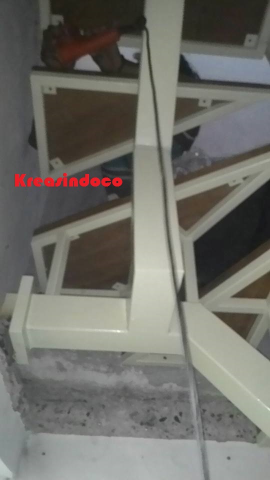 Tangga Trap Besi Trap Kayu Kamper Pemasangan di Pamulang Estate Tangerang