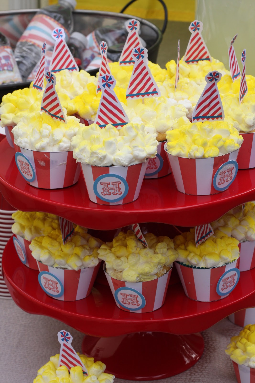 No carnival baby shower is complete without popcorn cupcakes ...