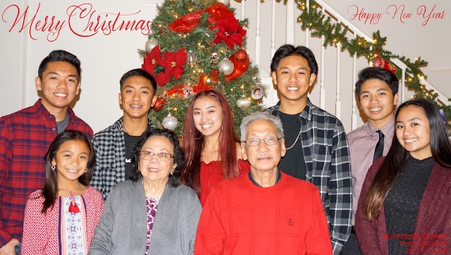 Merry Christmas: Mama, Papa & Grandkids
