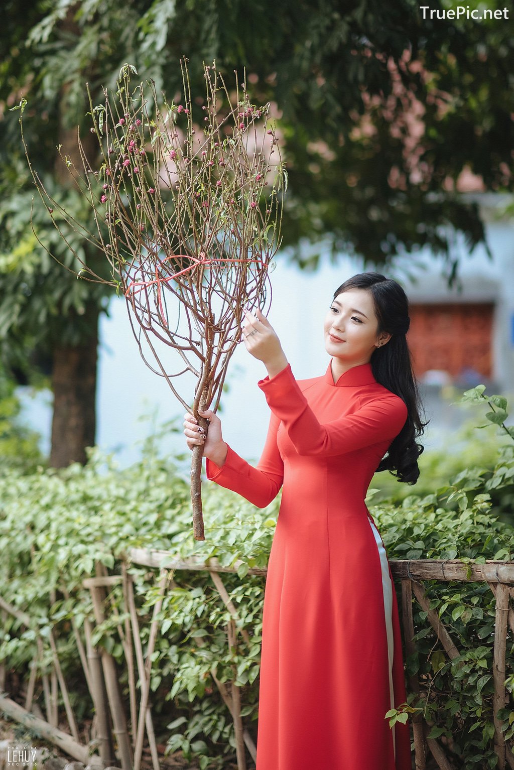 Image-Vietnamese-Model-Beautiful-Girl-and-Ao-Dai-Red-Vietnamese-Traditional-Dress-TruePic.net- Picture-15