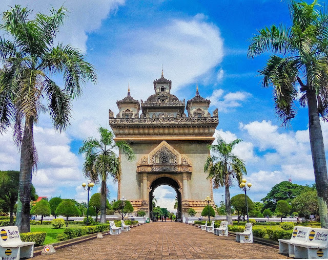 ASEAN, Asia, Backpacking murah, Border, Budget Travelling, Flashpacking, Indochina, Laos, Monument, Museum, Patuxai, Vientiane,