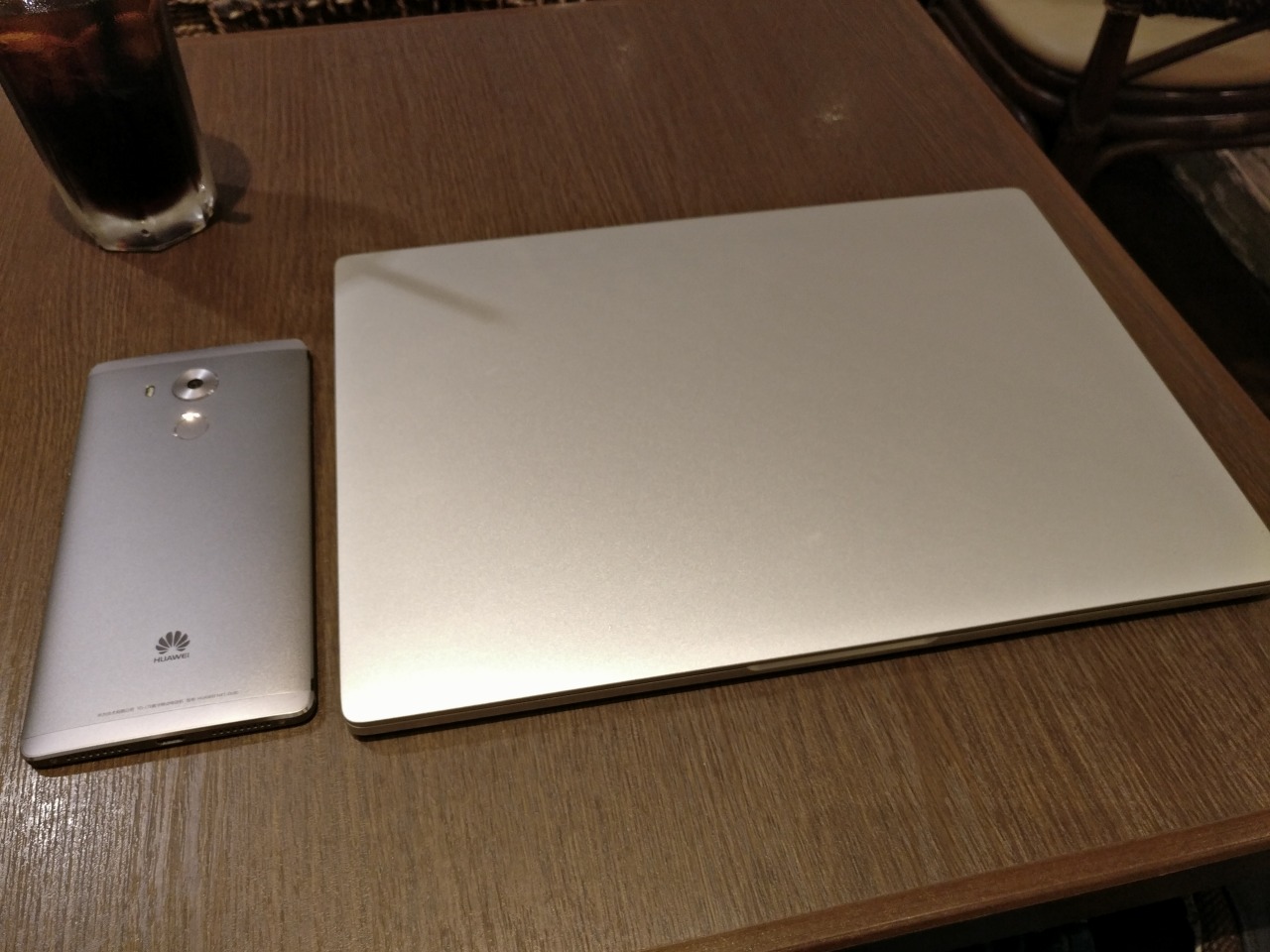 ファーストインプレッション Macbook瓜二つのxiaomi Mi Notebook Air 12 レビュー 綺麗な液晶 機敏な動作 軽量で薄型な筐体 どれも文句なしです 日本語もバッチリ Chinar ちなーる