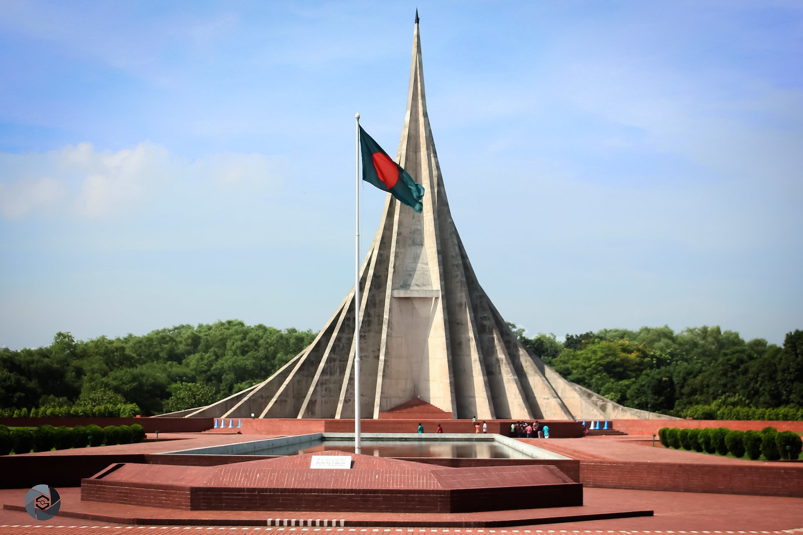 National monument of bangladesh. Monumental pictures. мемориальный парк мира в хиросиме. мемориал арасаки. оргтруд мемориальный комплекс.