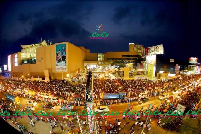 Lulu international shopping biggest mall in the india