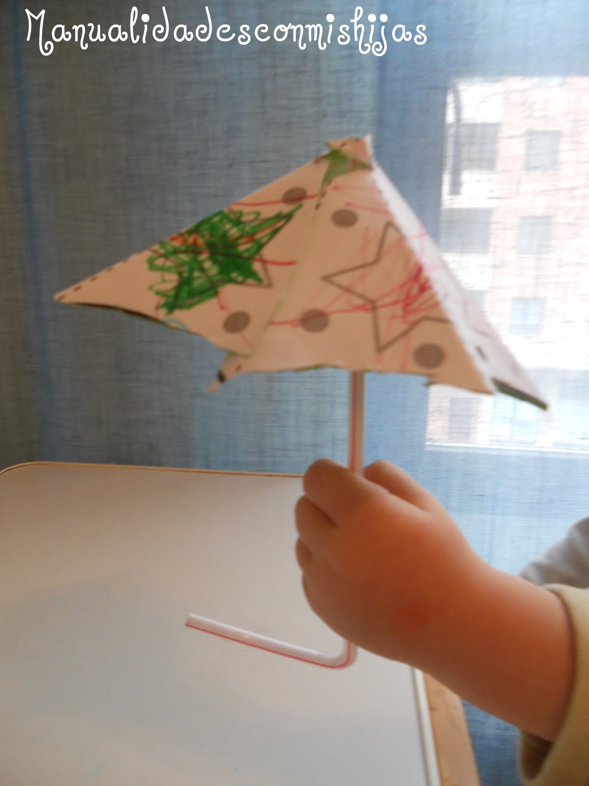 Manualidades con hijas: Paraguas cartulina