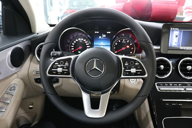 Đánh giá Mercedes C180 2020