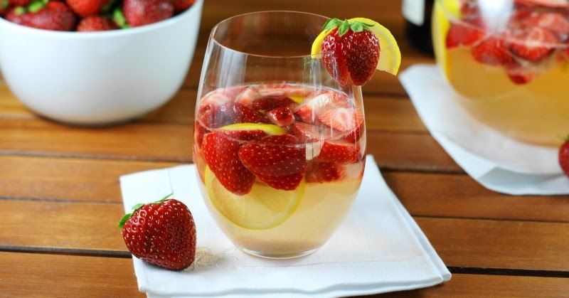 Fresh Strawberry Sangria