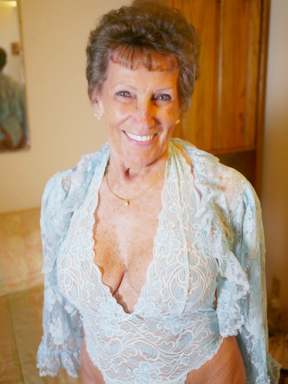 old woman naked year 80