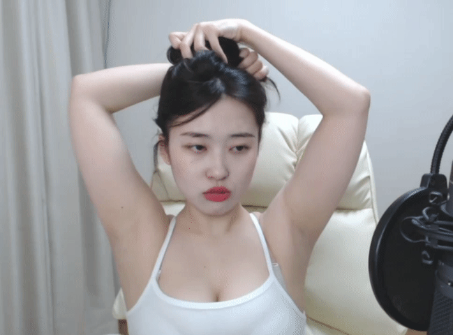 머리 묶는 소람잉 - 디쁠