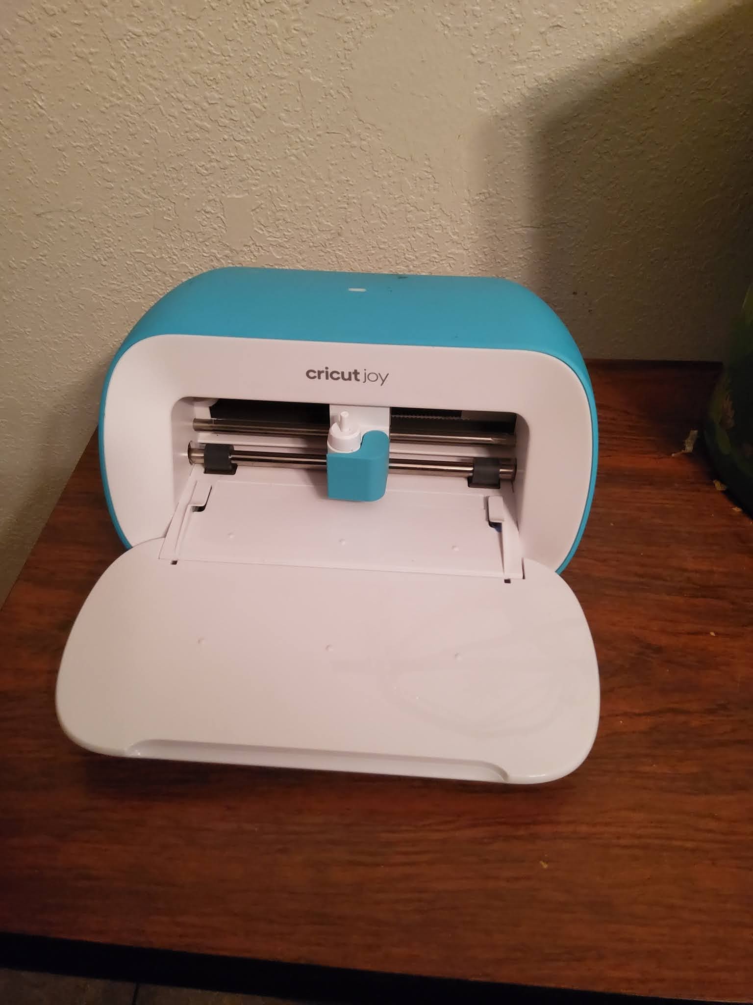 The Handy, Uncapped Pen Using the Cricut Joy for Card Making (a Review