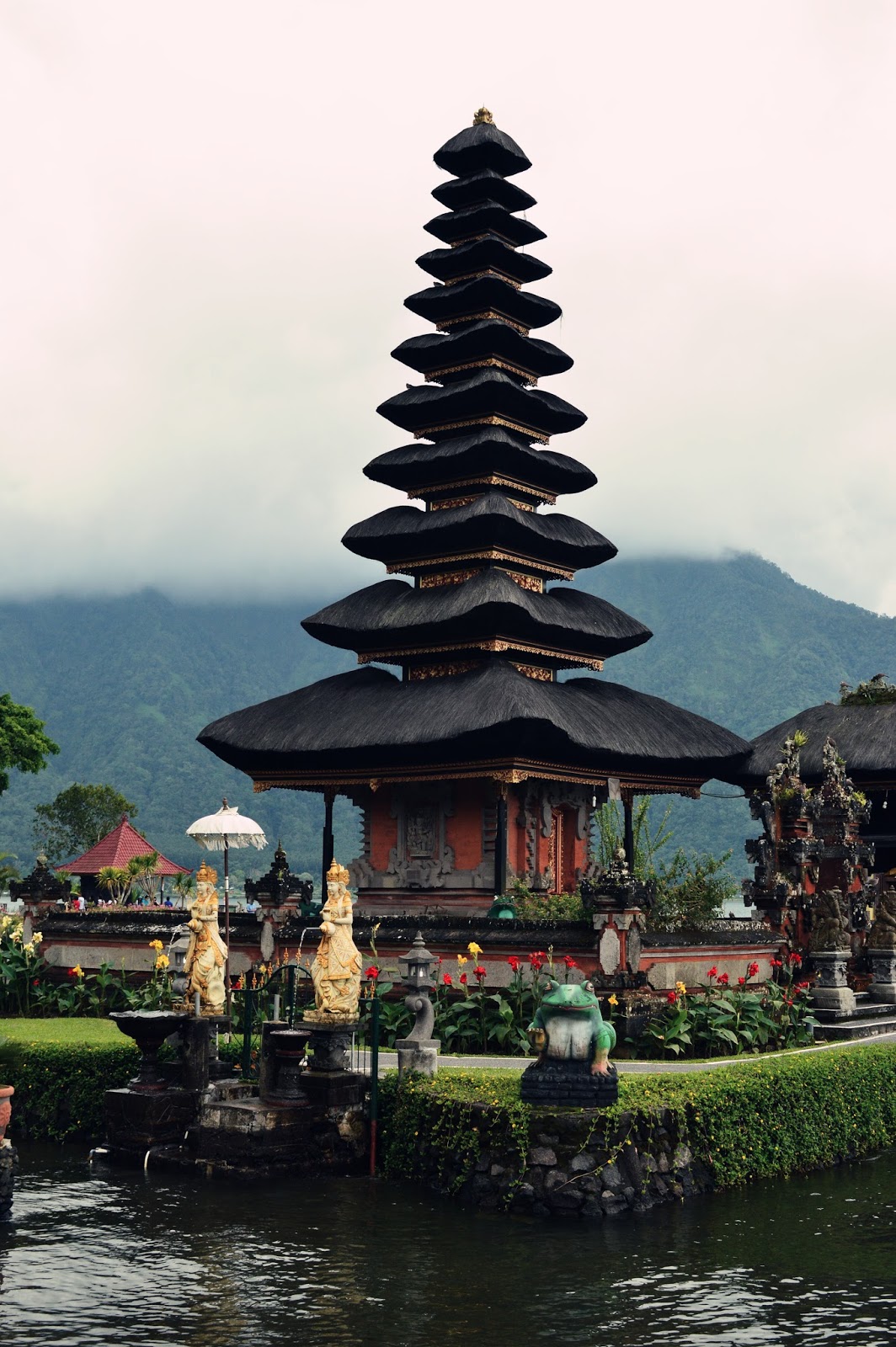 Travaround Bedugul The Floating  Temple of Bali 