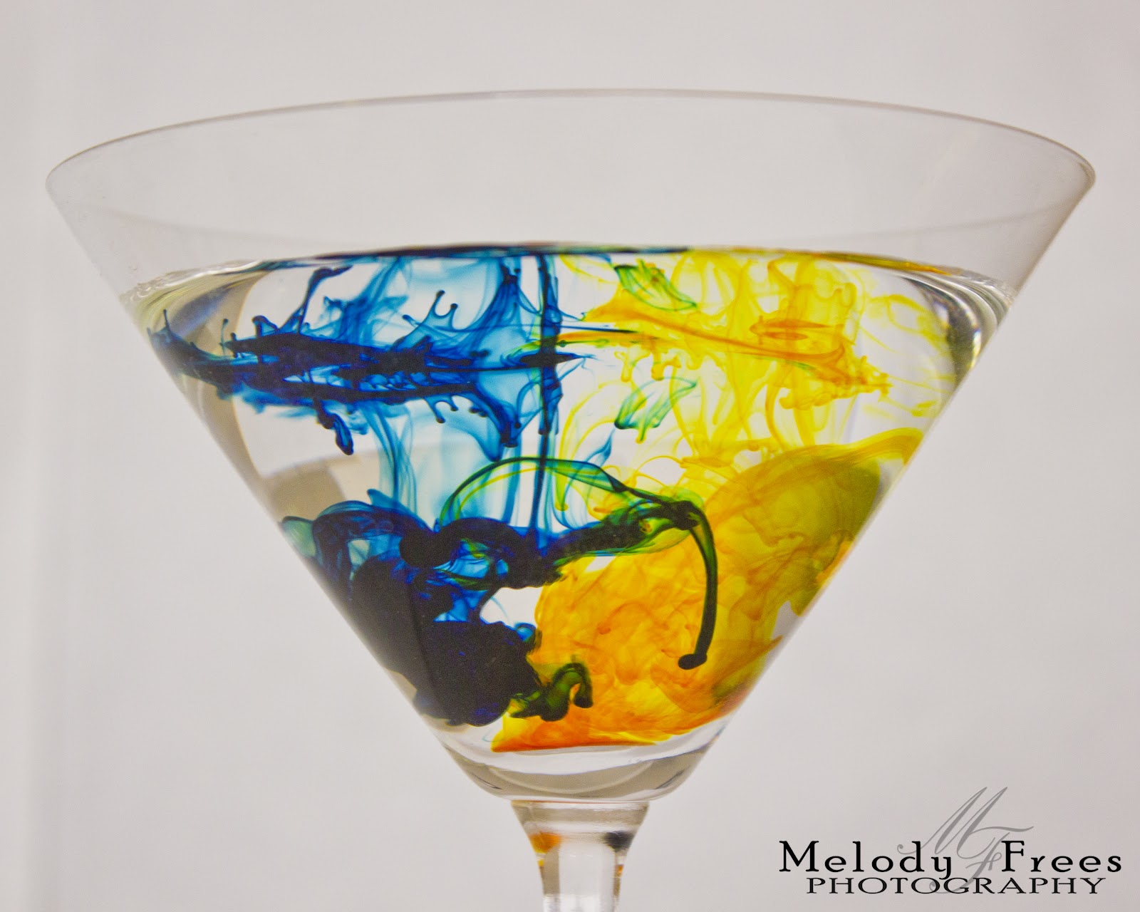 Melody Frees Photography: Food Coloring and Water