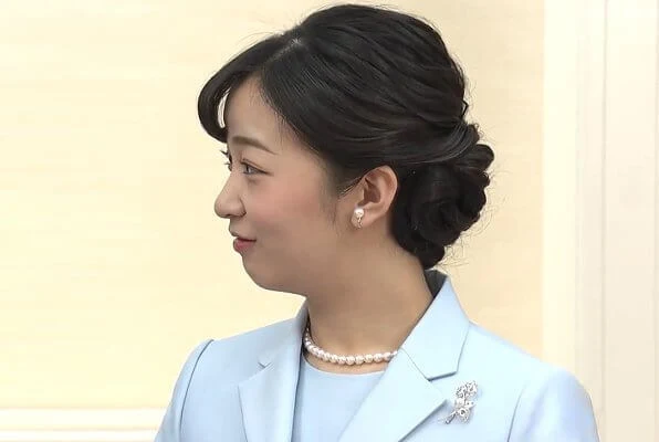 Emperor Naruhito, Empress Masako, Princess Aiko, Emperor Akihito, Empress Michiko, Crown Princess Kiko, Princess Mako, Princess Kako