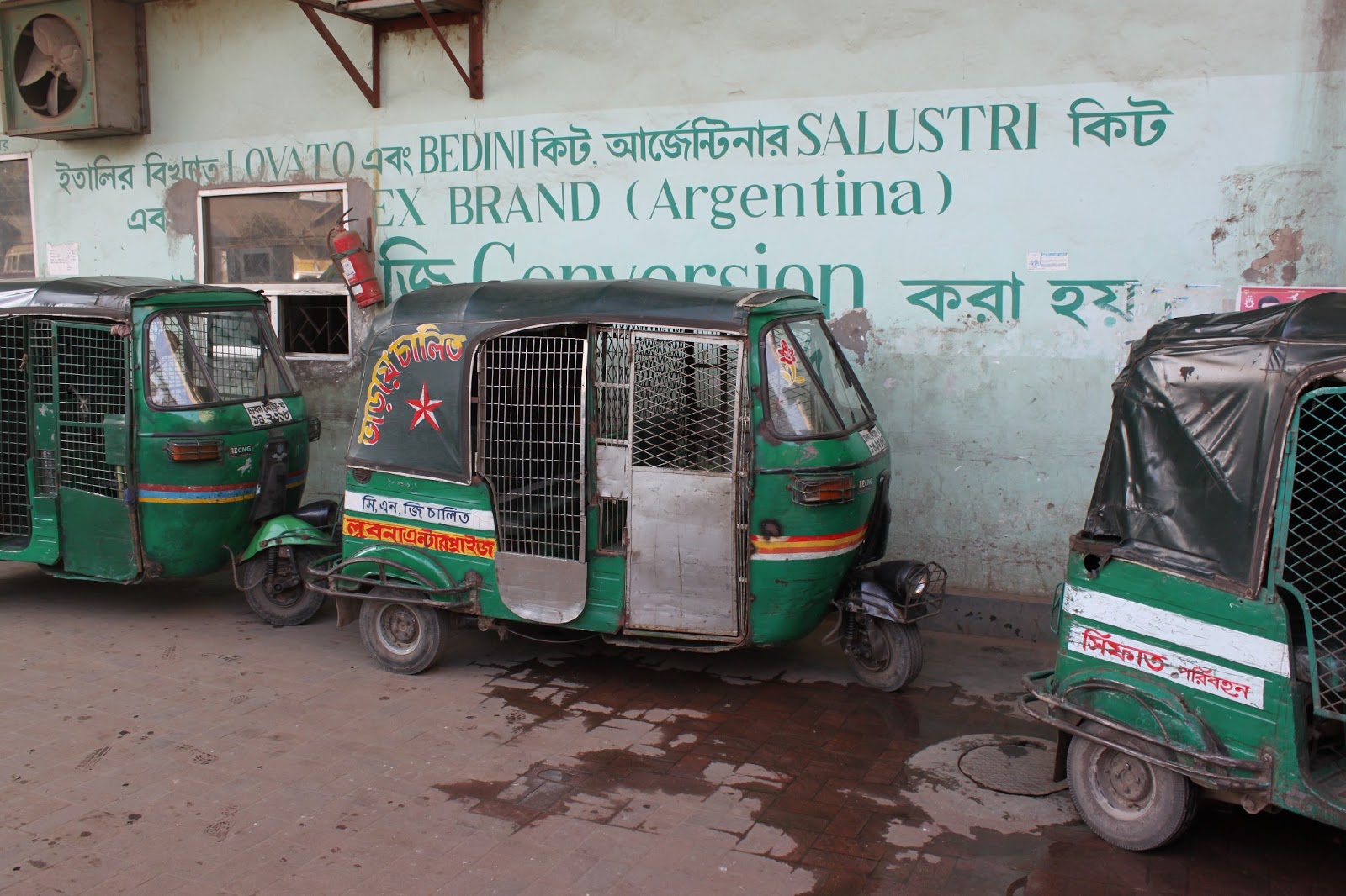 The Americans WILL come The autorickshaws CNG