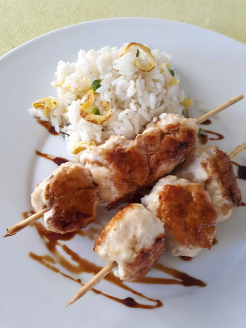 Boulette De Poulet Japonais Brochettes De Boulettes De Poulet Yakitori (tsukune) 26 Boulettes de poulet façon brochettes japonaises et riz sauté