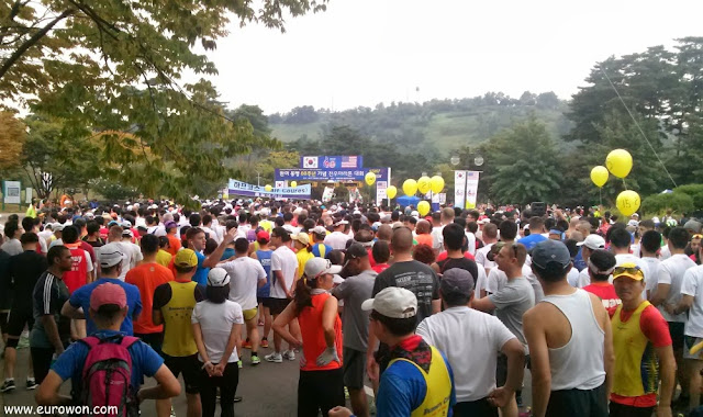 Salida del medio maratón de Seúl