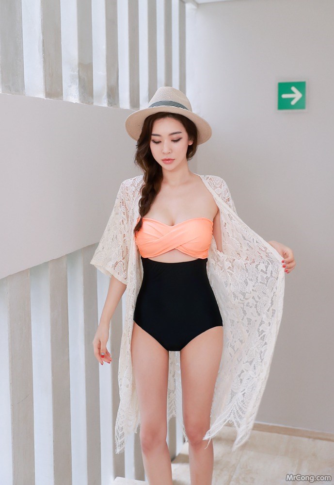 Park Da Hyun's glamorous sea fashion photos set (320 photos)