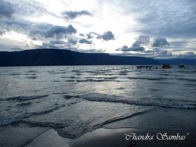 Pantai Pasir Putih Parbaba Samosir