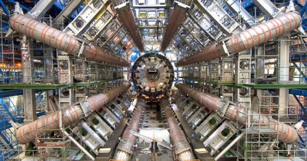 Οι επιστήμονες του CERN ετοιμάζονται για επαφή με παράλληλο σύμπαν!