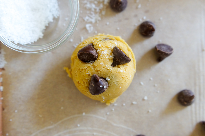 how to make chickpea flour chocolate chip cookies