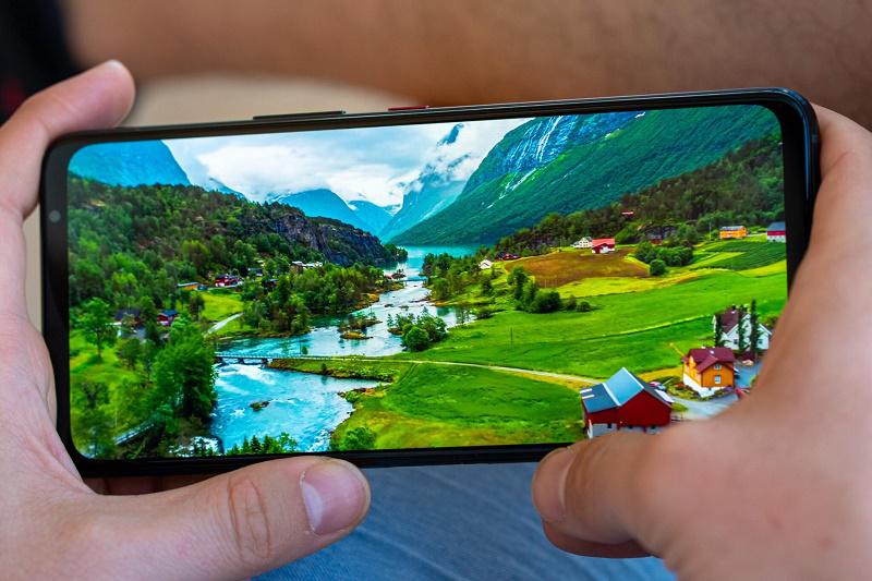 Hai smartphone gaming đỉnh cao khiến bạn quên mất mình đang chơi game trên điện thoại 5 Hai smartphone gaming dinh cao khien ban quen mat minh dang choi game tren dien thoai 4 1631676980 548 width800height533