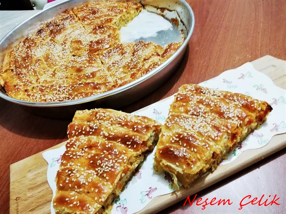 PATATESLİ VE KAŞAR PEYNİRLİ AÇMA BÖREK VİDEOLU TARİFİ LUNTUĞ