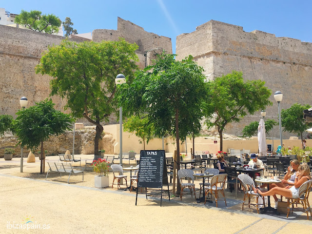 Plaza Sa Tarongeta Ibiza
