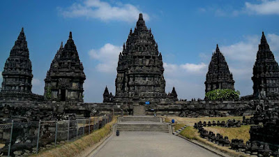 Wista di Jogja (candi Prambanan) Wista di Jogja (candi Prambanan)