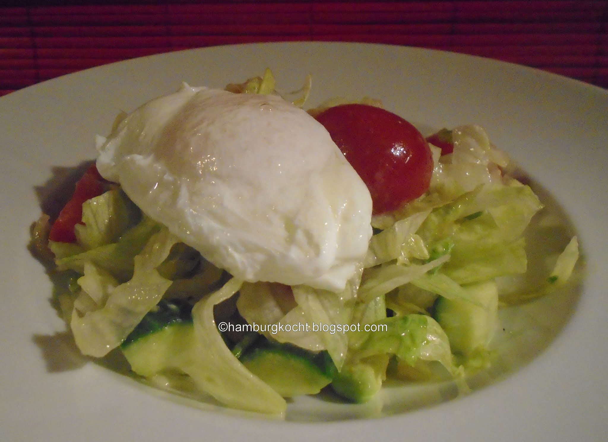 Hamburg kocht!: Pochierte Eier auf gemischtem Salat