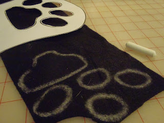 Trace paw-king paw pads