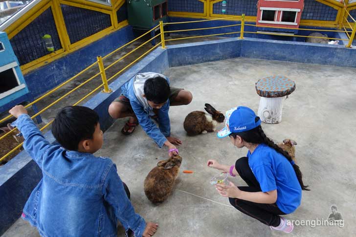 taman legenda keong emas tmii jakarta