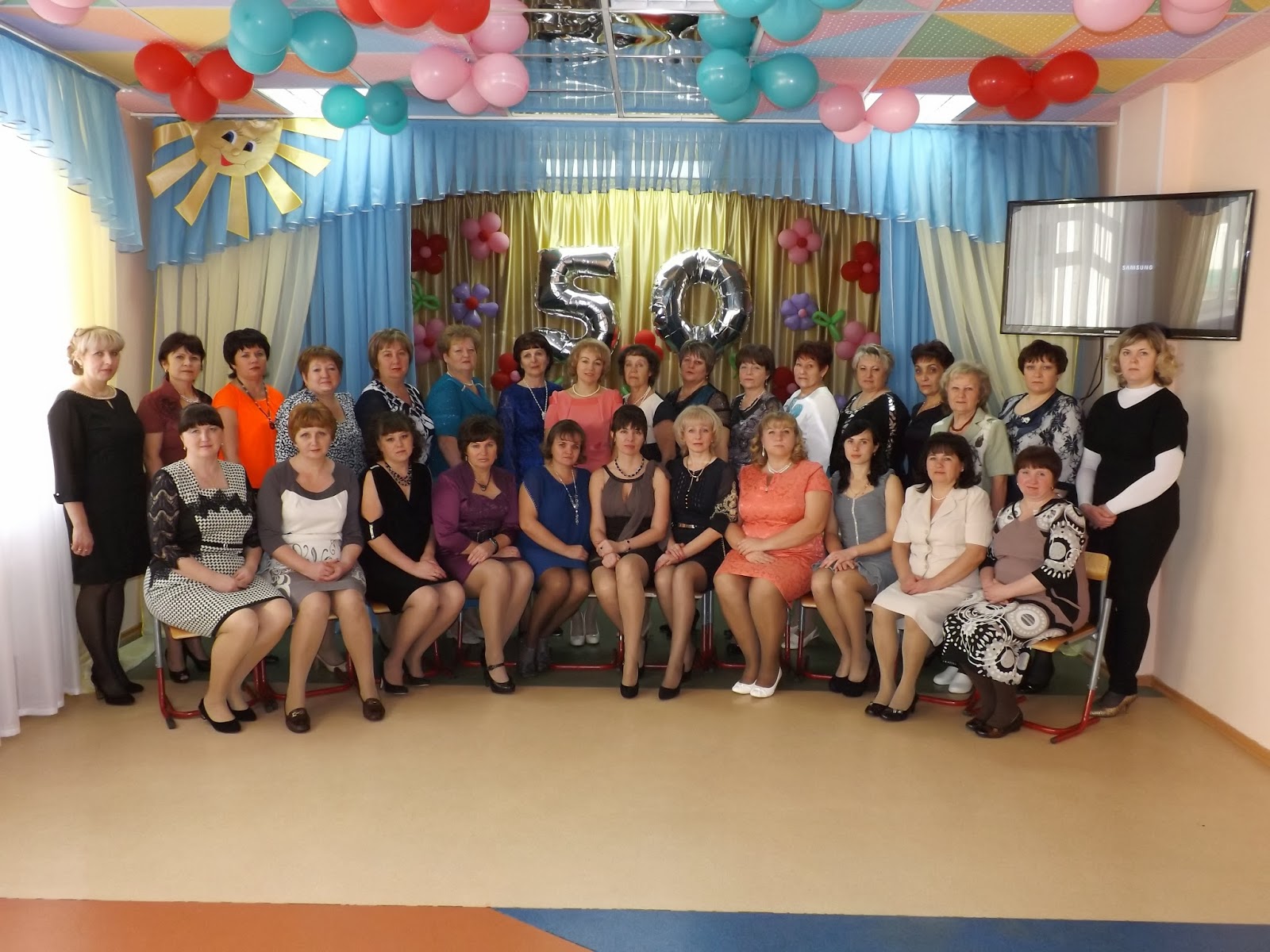 стихи заведующей детского. зав. заведующая детским садом на группе. заведующая детским садом на группе. методист в доу.