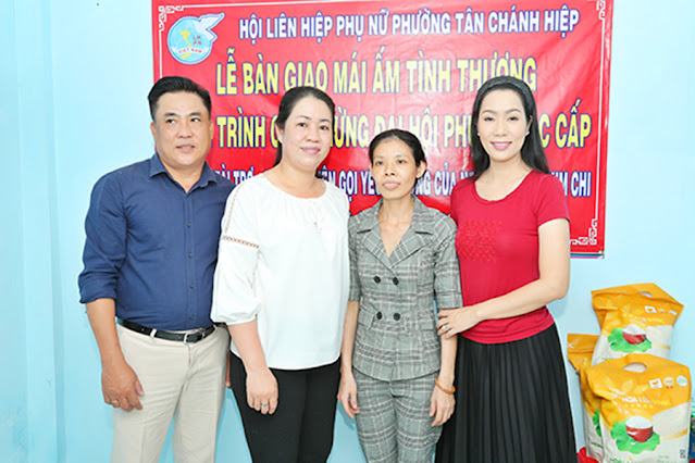  NSƯT Trịnh Kim Chi trao nhà tình thương cho hộ nghèo kịp đón năm 2021
