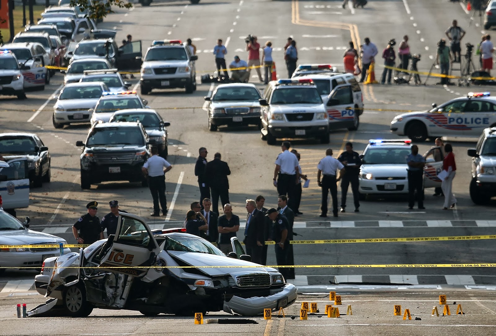 Driver killed after car chase from White House to Capitol Images