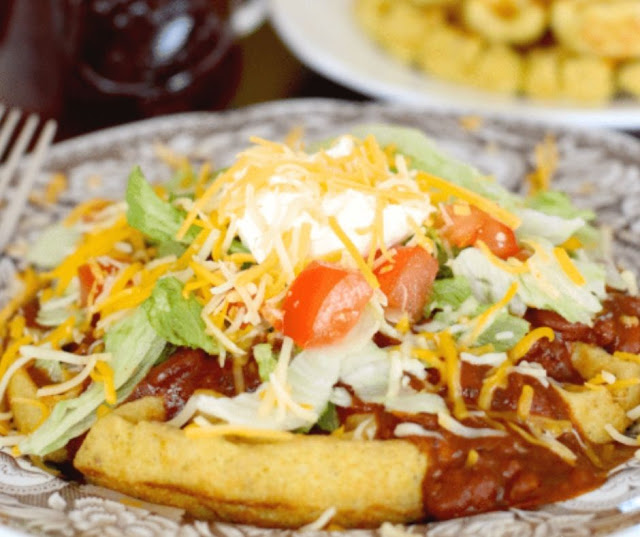 Cornbread Waffles with Chili & Fixins’ Cornbread Waffles with Chili & Fixins’