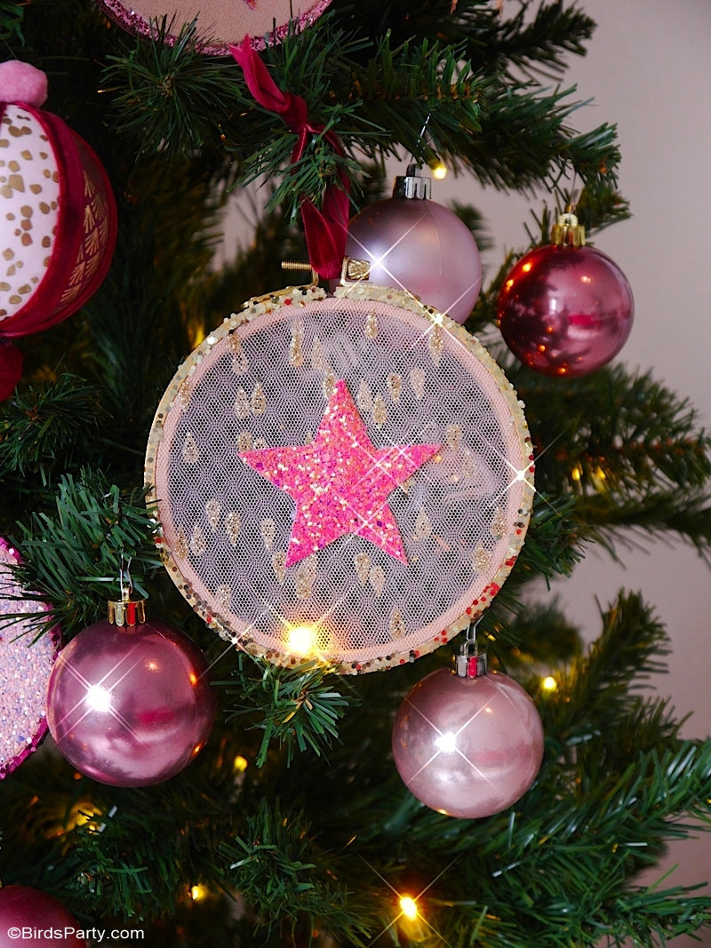 Three Easy DIY Christmas Tree Ornaments - gorgeous, glam DIY craft projects using embroidery hoops, baubles and fabric in pink and gold! by BirdsParty.com @birdsparty #ornaments #diy #diycrafts #christmas #christmascrafts #christmasdiy #christmastree #diyornaments #diychristmas #diychristmasdecor #christmasdecor #pinkgold #pinkchristmas #goldchristmas #pinkgoldchristmas #diyornaments #diychristmasornaments
