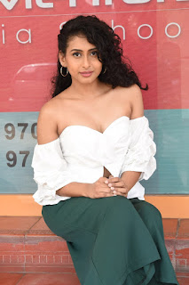 Nitya Naresh (23)