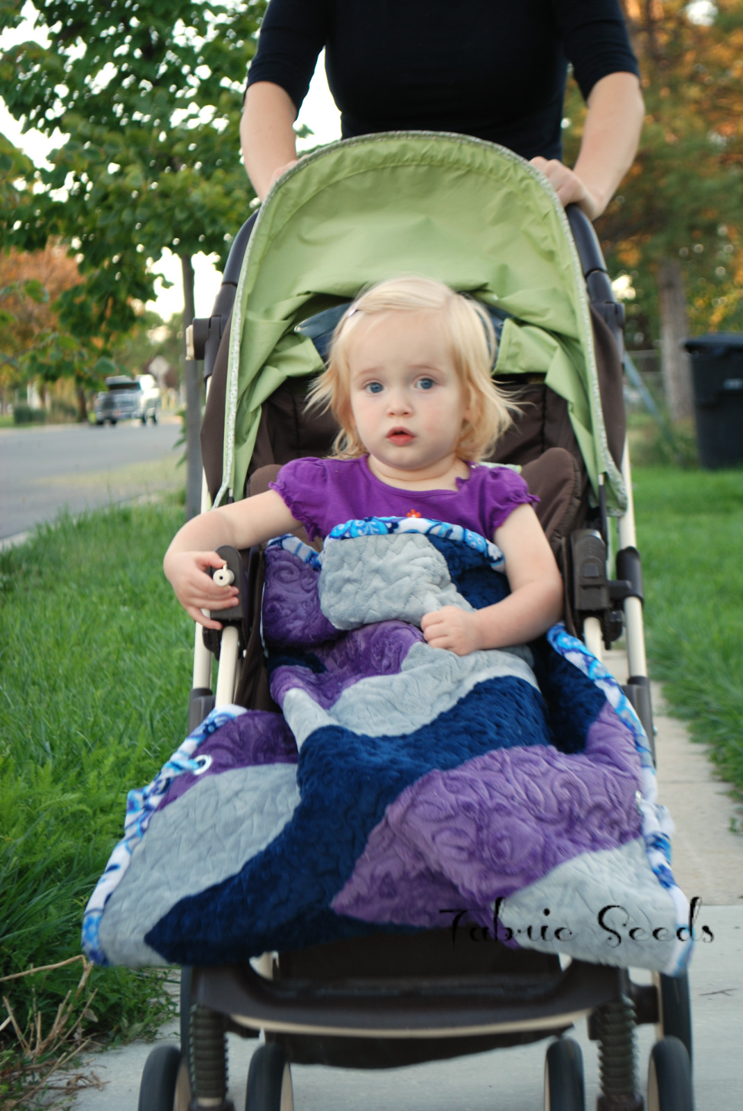 Fabric Seeds: Cuddle Stroller Quilt With Ties Tutorial